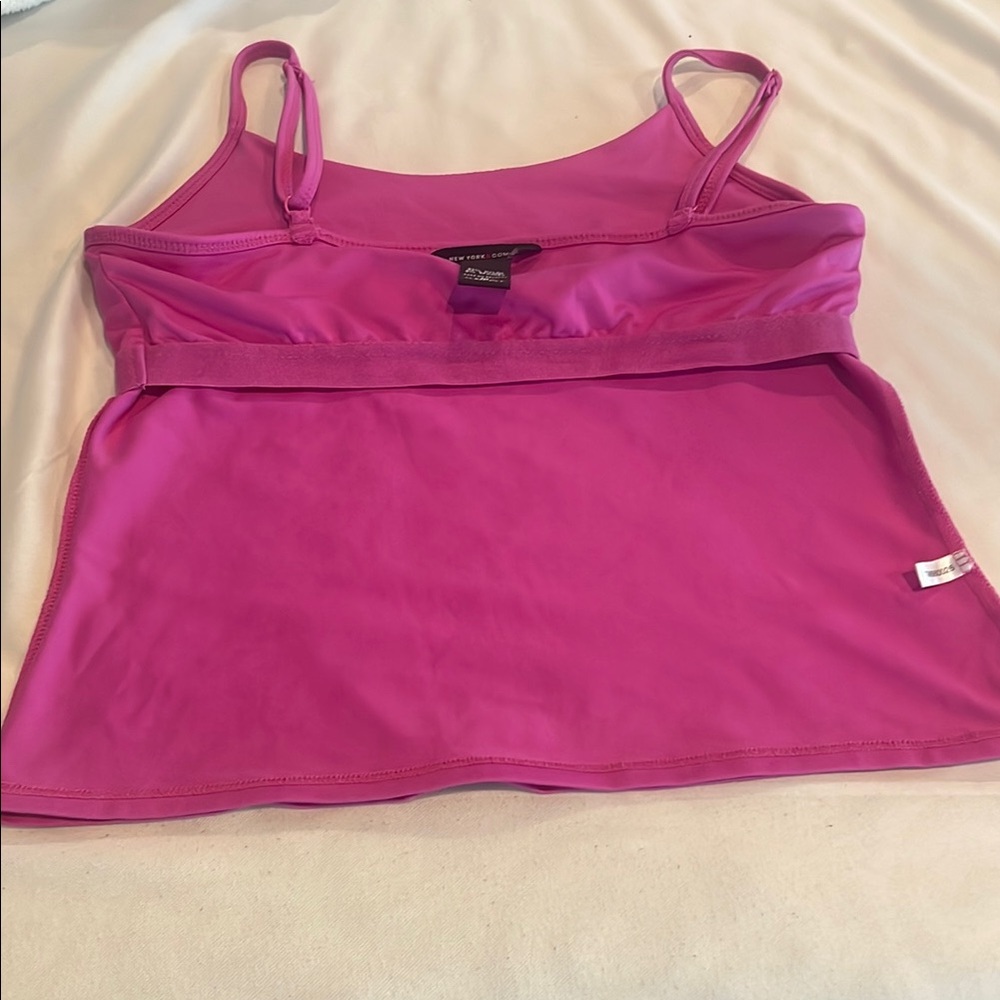 New York & Company adjustable Spaghetti Straps camisole Top built in shelf bra - Picture 8 of 10